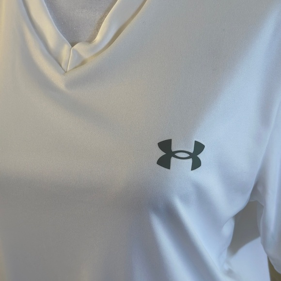 Under Armour White V-Neck Loose Fit Performance Shirt - Picture 2 of 5